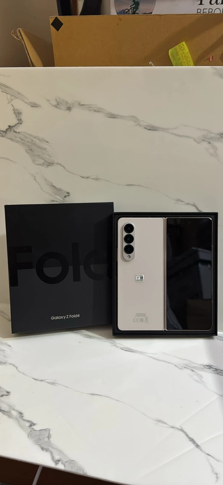 Samsung Galaxy Z fold 4 cream ( 256gb) nuovo