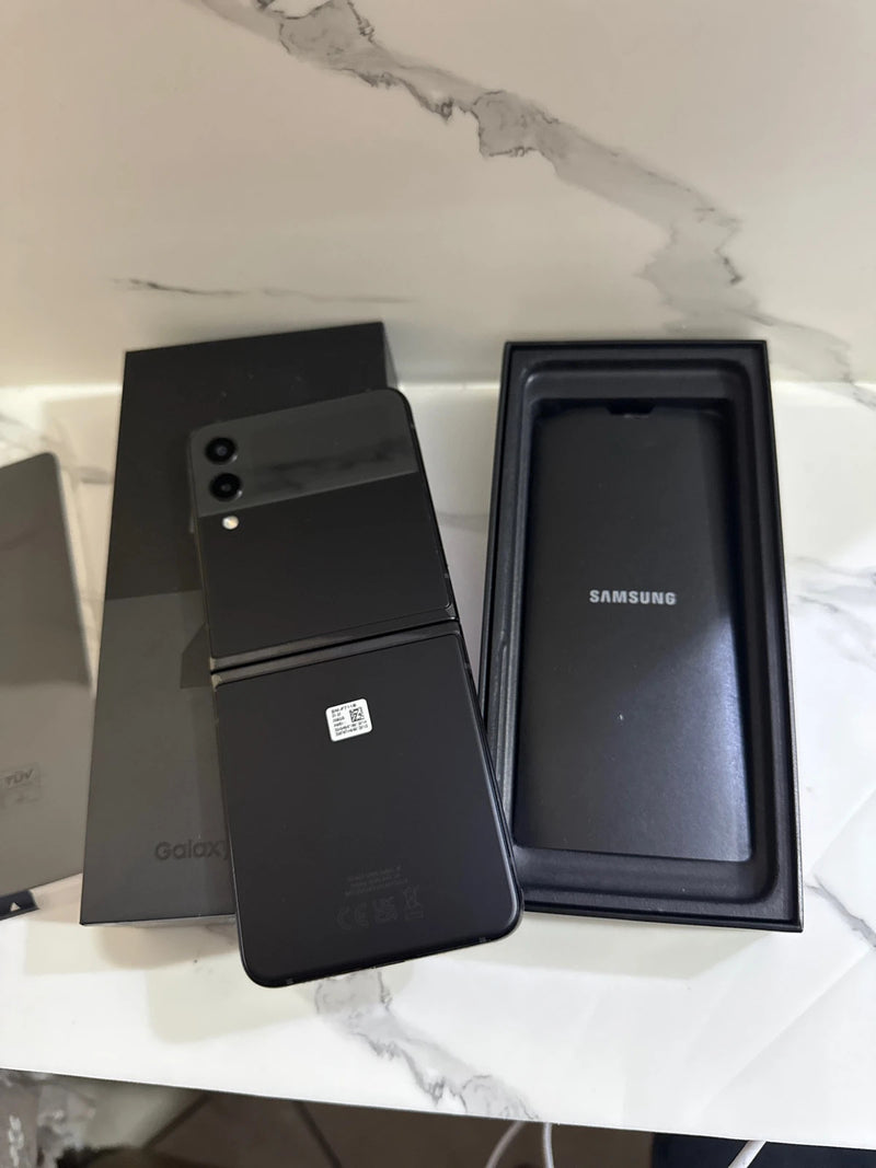 Samsung. Flip 3 nero 256gb nuovo 2 anni