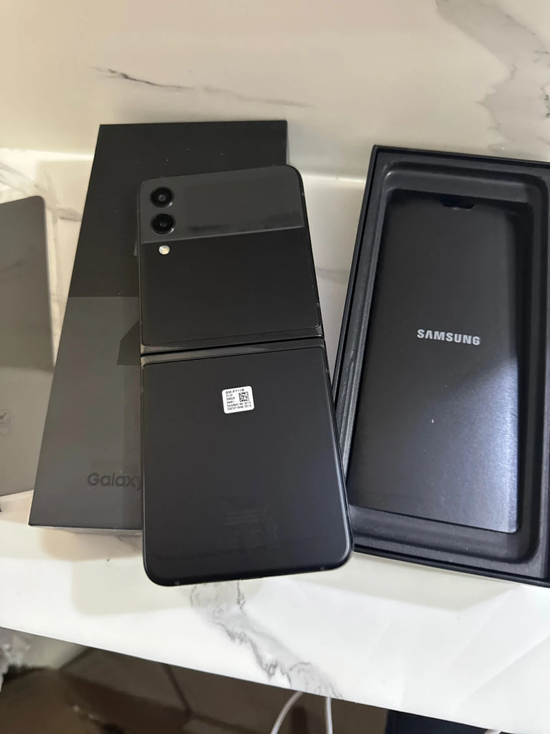 Samsung. Flip 3 nero 256gb nuovo 2 anni